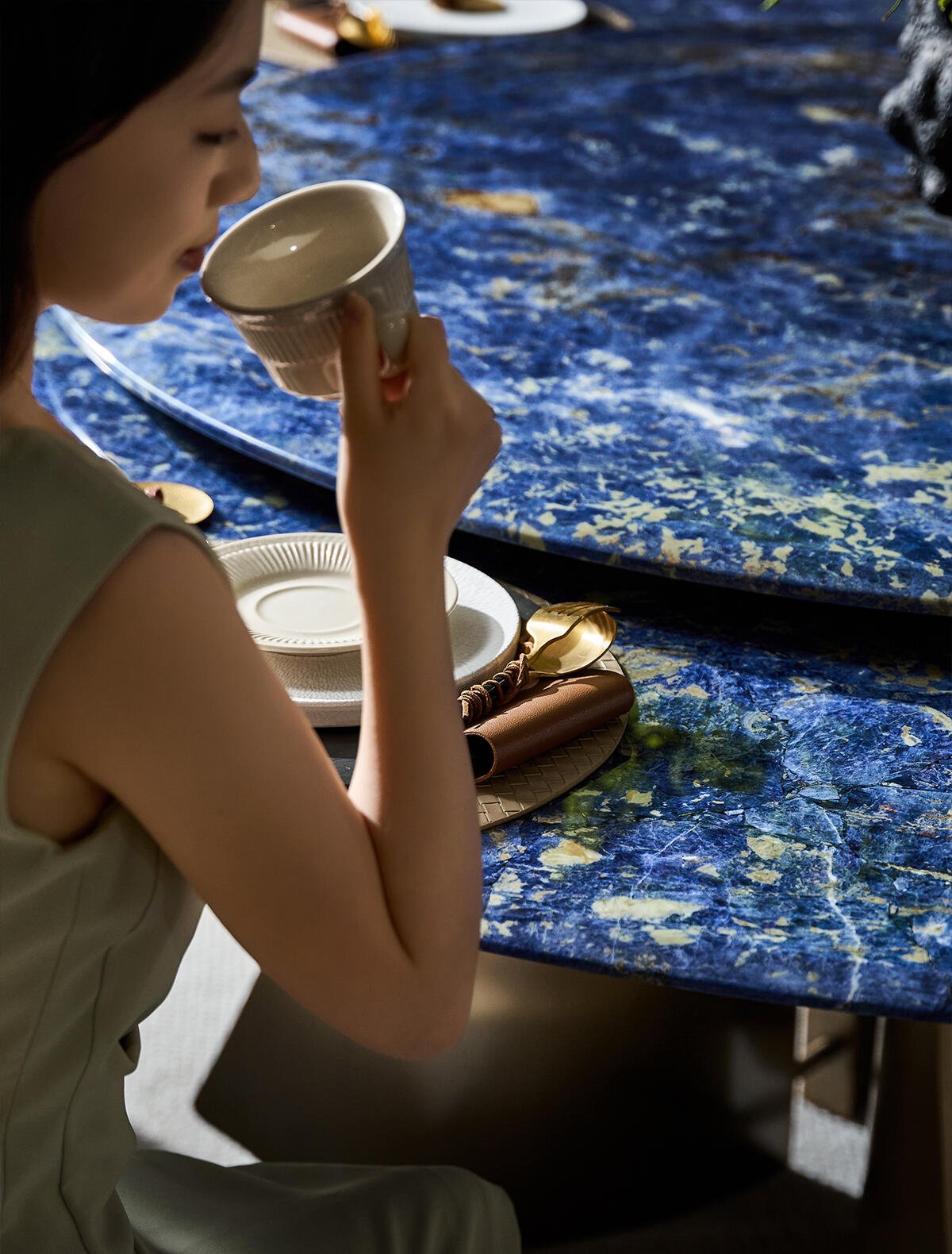 【One-of-a-Kind Collection】 Cloisonné LuxuryStone Dining Table - Full Slab Natural Stonewith Nature's Masterpiece Craftsmanship,Collectible High-End Furniture